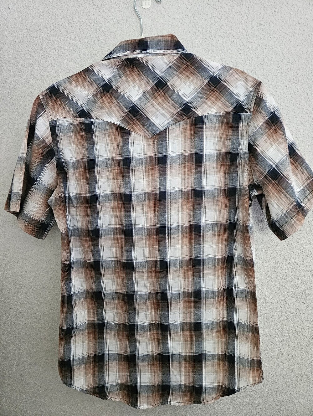 Men's Wrangler Short-Sleeve Plaid Western Shirt, Small, Brown Navy White, NWT - Picture 2 of 7